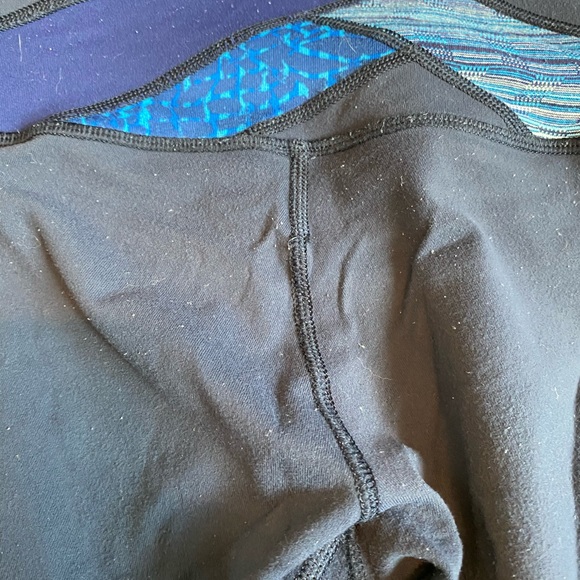 Lululemon Navy Blue Cropped Leggings - Picture 7 of 7